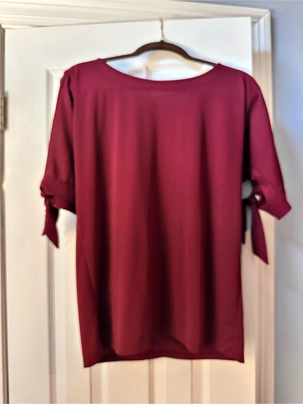 Ann Taylor Tie Sleeve Blouse in Burgundy, Size M, Like New